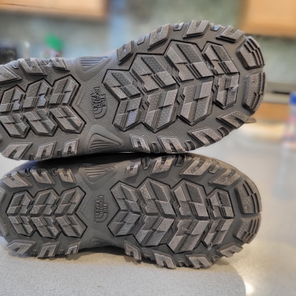 North face alpenglow snow boots size 4 - Picture 2 of 5
